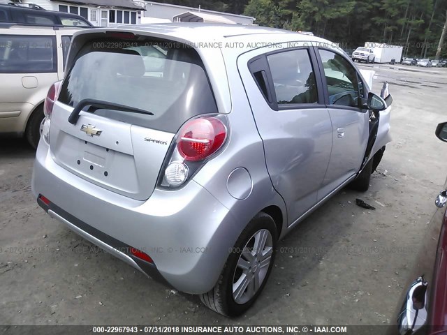 KL8CD6S96FC718720 - 2015 CHEVROLET SPARK 1LT SILVER photo 4