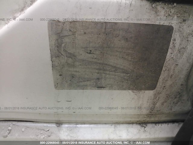 1G6DG577390128908 - 2009 CADILLAC CTS WHITE photo 9