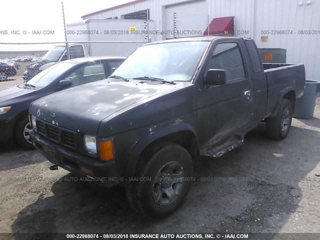 1N6SD16YXTC332575 - 1996 NISSAN TRUCK KING CAB SE/KING CAB XE BLACK photo 2