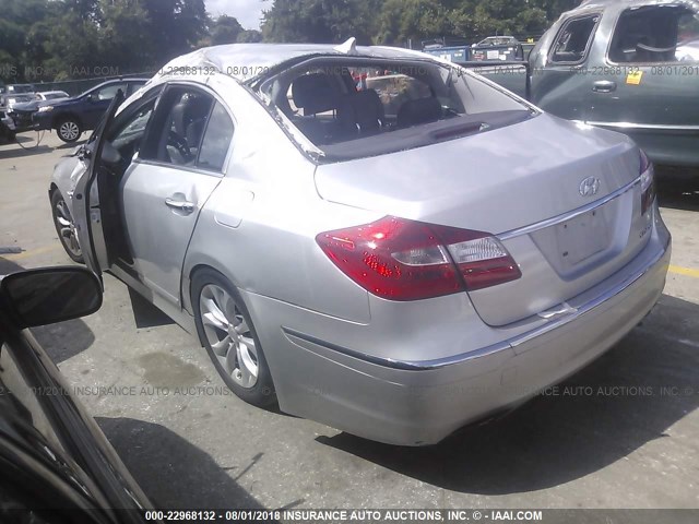 KMHGC4DD0DU241383 - 2013 HYUNDAI GENESIS 3.8L SILVER photo 3