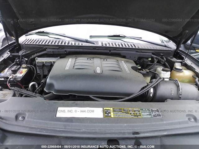 5LMFU28R44LJ22676 - 2004 LINCOLN NAVIGATOR BLACK photo 10