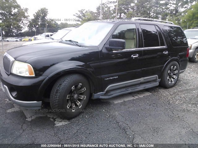5LMFU28R44LJ22676 - 2004 LINCOLN NAVIGATOR BLACK photo 2