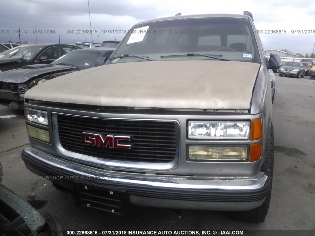 3GNEC16R6WG134788 - 1998 CHEVROLET SUBURBAN C1500 TAN photo 6