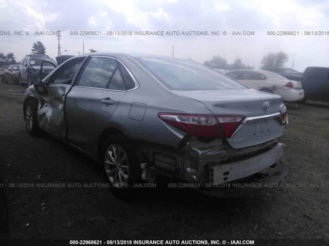 4T4BF1FK0FR485815 - 2015 TOYOTA CAMRY LE/XLE/SE/XSE SILVER photo 3