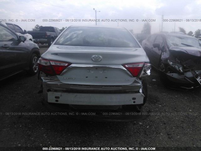 4T4BF1FK0FR485815 - 2015 TOYOTA CAMRY LE/XLE/SE/XSE SILVER photo 6