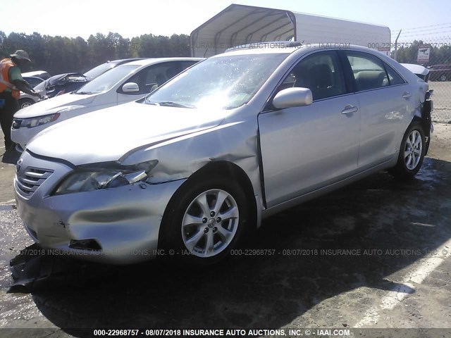 4T1BE46K57U083305 - 2007 TOYOTA CAMRY NEW GENERAT CE/LE/XLE/SE SILVER photo 2