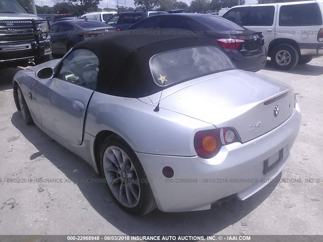 4USBT33473LR64107 - 2003 BMW Z4 2.5 GRAY photo 3