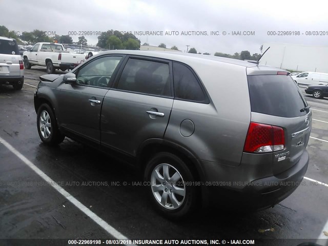 5XYKT3A16CG192922 - 2012 KIA SORENTO LX GRAY photo 3