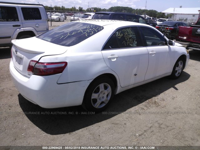 4T4BE46K18R013291 - 2008 TOYOTA CAMRY CE/LE/XLE/SE WHITE photo 4