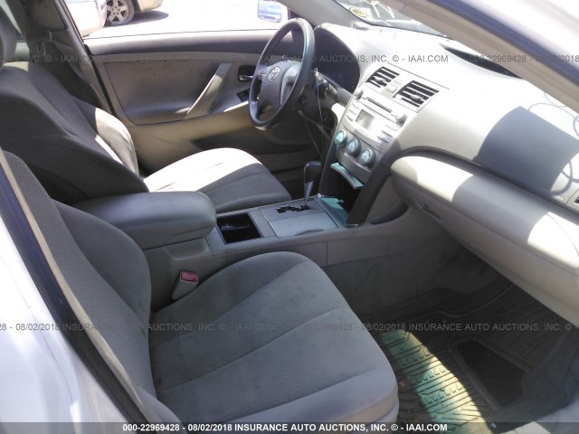4T4BE46K18R013291 - 2008 TOYOTA CAMRY CE/LE/XLE/SE WHITE photo 5