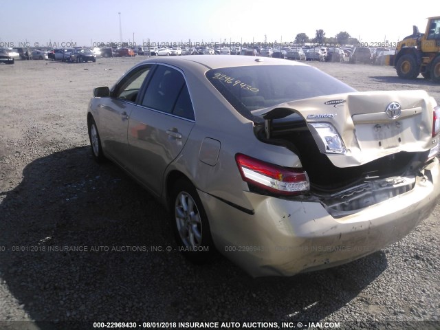 4T1BF3EK9BU691300 - 2011 TOYOTA CAMRY SE/LE/XLE GOLD photo 3