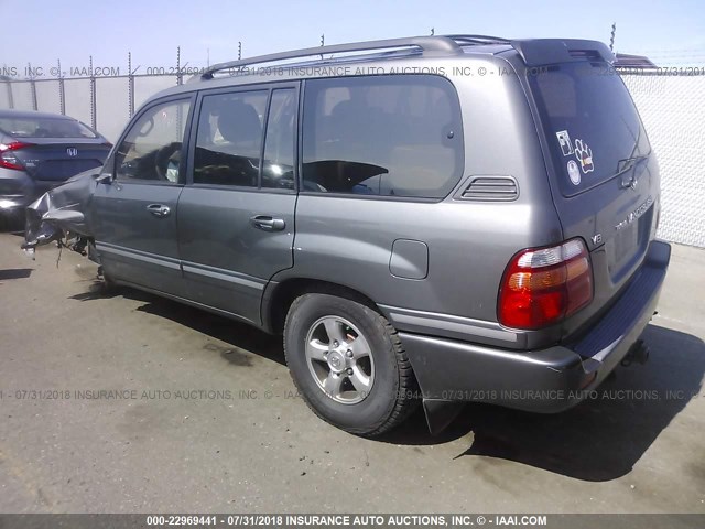 JTEHT05J522019996 - 2002 TOYOTA LAND CRUISER  GRAY photo 3