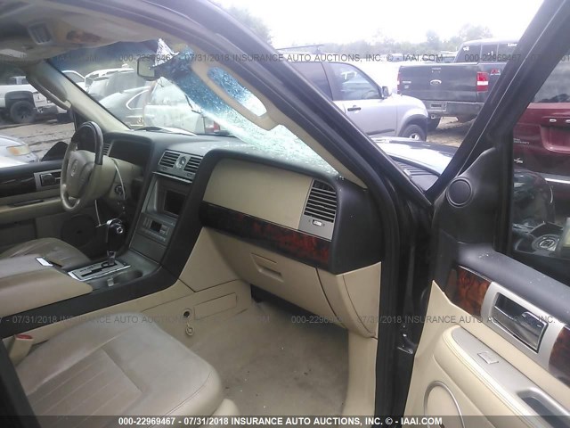 5LMFU27506LJ05486 - 2006 LINCOLN NAVIGATOR Schwarz Foto 5