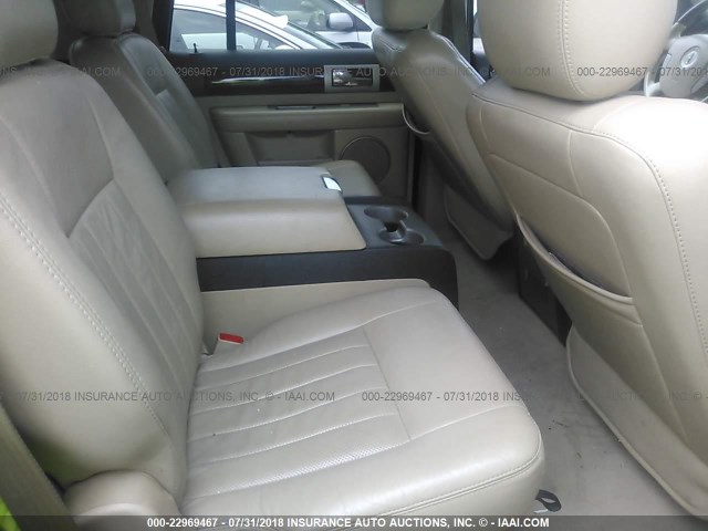 5LMFU27506LJ05486 - 2006 LINCOLN NAVIGATOR Schwarz Foto 8