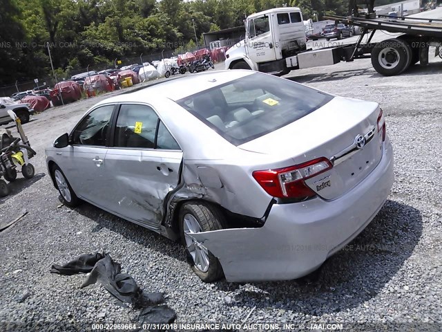 4T1BD1FK2CU013790 - 2012 TOYOTA CAMRY HYBRID/LE/XLE SILVER photo 3