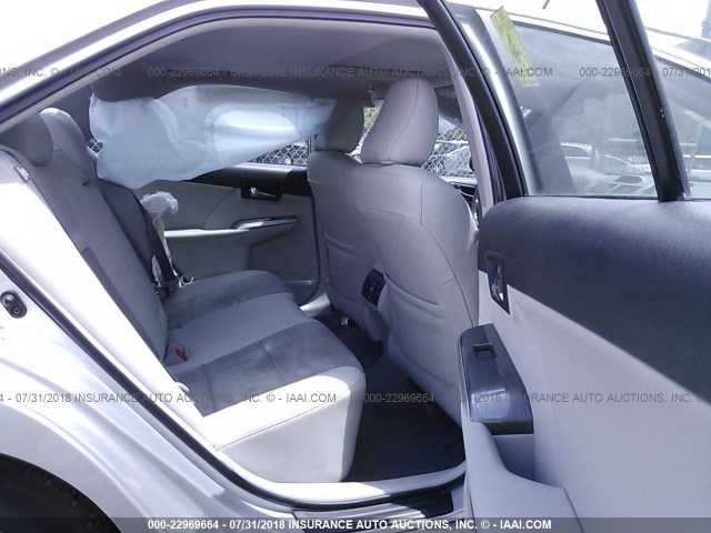 4T1BD1FK2CU013790 - 2012 TOYOTA CAMRY HYBRID/LE/XLE 银色 照片 8