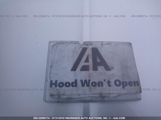 1LNHL9FT5DG601784 - 2013 LINCOLN MKS SILVER photo 10