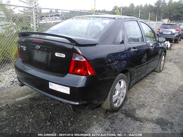 1FAHP34N17W305705 - 2007 FORD FOCUS ZX4/S/SE/SES 黑色 照片 4
