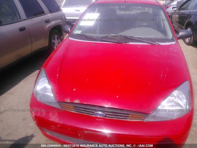 1FAFP34333W190816 - 2003 FORD FOCUS SE COMFORT/SE SPORT RED photo 6