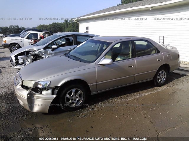 JT2BG22K2X0300785 - 1999 TOYOTA CAMRY LE/XLE 金色 照片 2