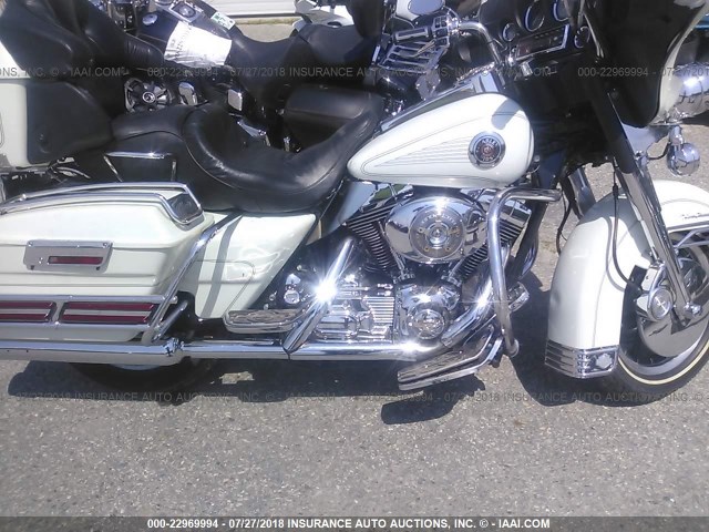 1HD1FCW172Y618407 - 2002 HARLEY-DAVIDSON FLHTCUI Ақ фото 8