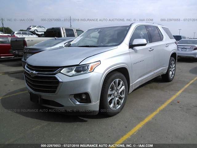 1GNEVJKWXJJ247947 - 2018 CHEVROLET TRAVERSE PREMIER SILVER photo 2