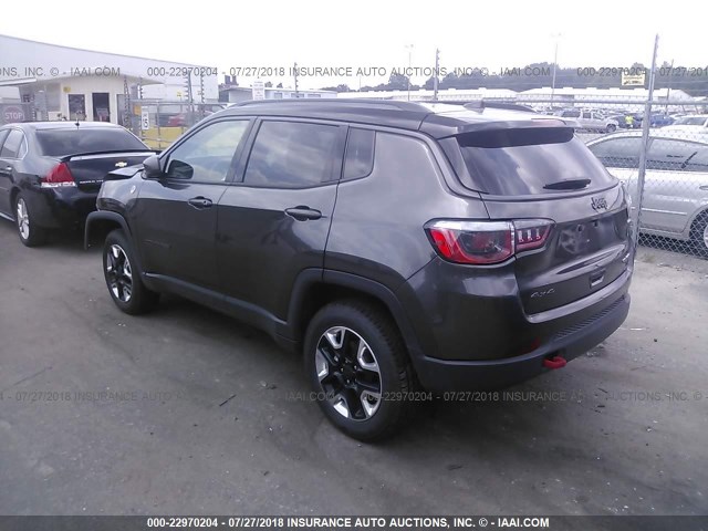 3C4NJDDB1JT174783 - 2018 JEEP COMPASS TRAILHAWK GRAY photo 3