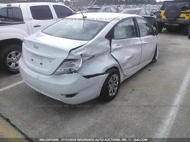 KMHCT4AE0HU368328 - 2017 HYUNDAI ACCENT SE WHITE photo 4