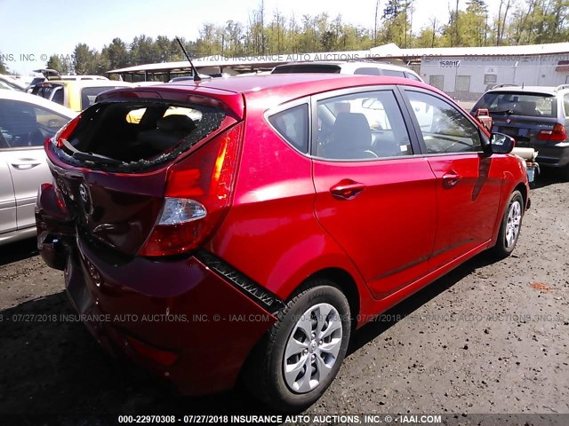 KMHCT5AEXHU306036 - 2017 HYUNDAI ACCENT SE RED photo 4