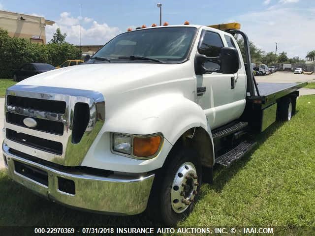 3FRWX65B47V516577 - 2007 FORD F650 SUPER DUTY WHITE photo 3