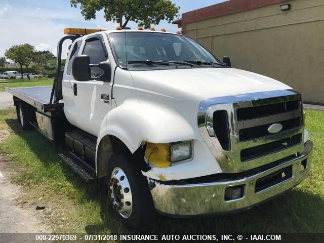 3FRWX65B47V516577 - 2007 FORD F650 SUPER DUTY WHITE photo 4