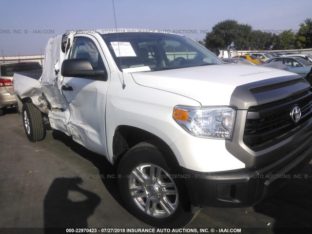 5TFRM5F1XGX103937 - 2016 TOYOTA TUNDRA DOUBLE CAB SR/SR5 WHITE photo 1
