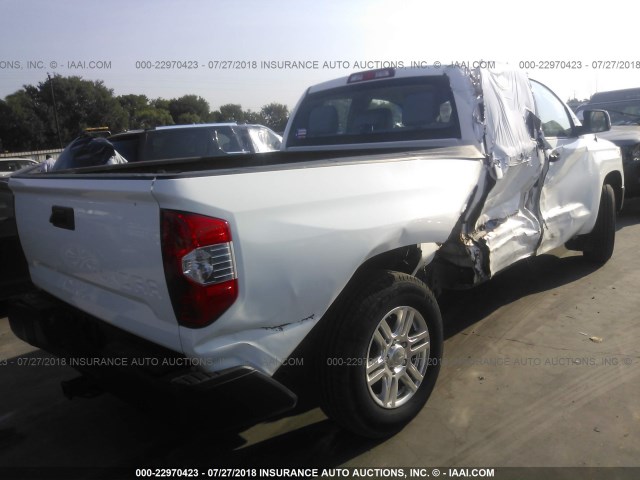 5TFRM5F1XGX103937 - 2016 TOYOTA TUNDRA DOUBLE CAB SR/SR5 WHITE photo 4