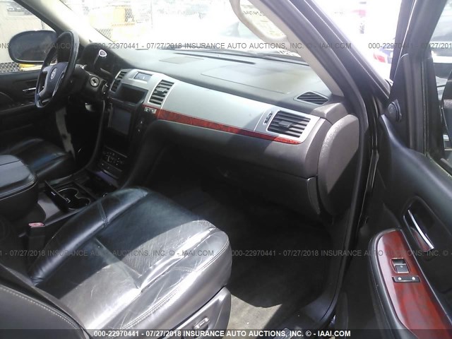 1GYEC63817R337567 - 2007 CADILLAC ESCALADE LUXURY შავი ფოტო 5