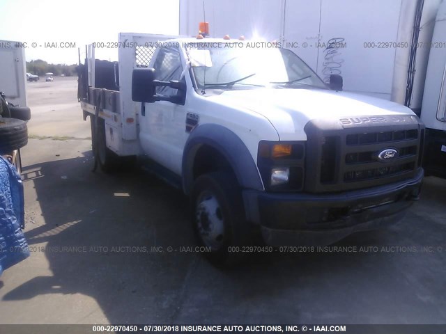 1FDAF56R88EE18807 - 2008 FORD F550 SUPER DUTY WHITE photo 1