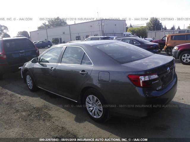 4T4BF1FK1DR300989 - 2013 TOYOTA CAMRY L/SE/LE/XLE GRAY photo 3