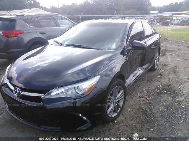 4T1BF1FK2HU657467 - 2017 TOYOTA CAMRY LE/XLE/SE/XSE BLACK photo 6