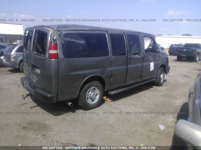 1GAZGXFG7B1106922 - 2011 CHEVROLET EXPRESS G3500 LS GRAY photo 4