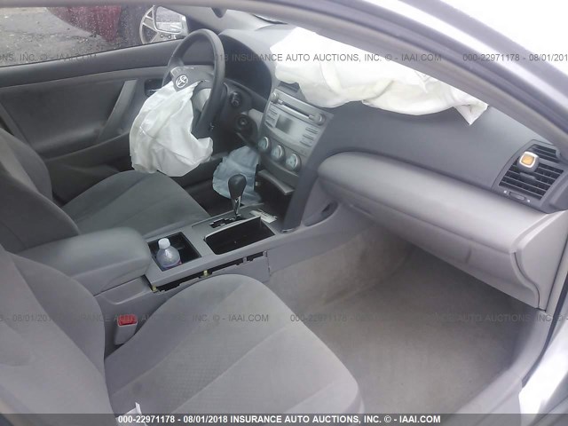 4T1BE46K18U201920 - 2008 TOYOTA CAMRY CE/LE/XLE/SE SILVER photo 5