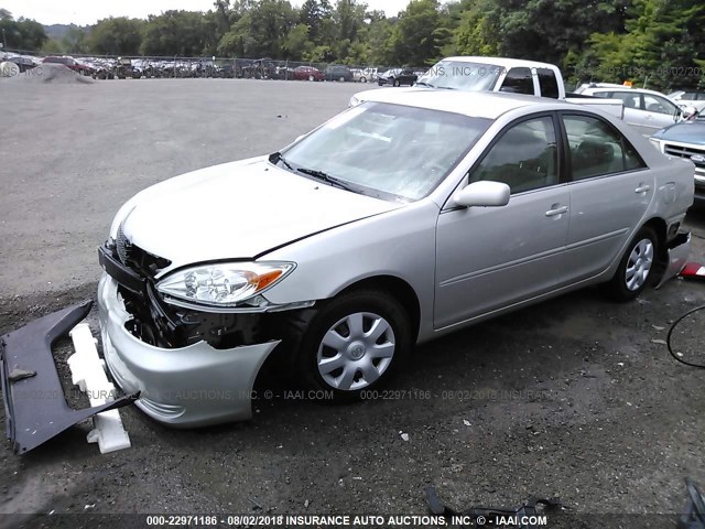 4T1BE32K24U378938 - 2004 TOYOTA CAMRY LE/XLE/SE 银色 照片 2