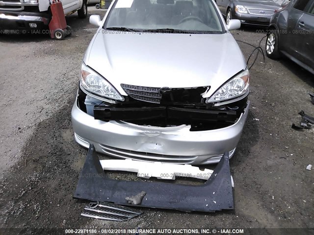4T1BE32K24U378938 - 2004 TOYOTA CAMRY LE/XLE/SE 银色 照片 6