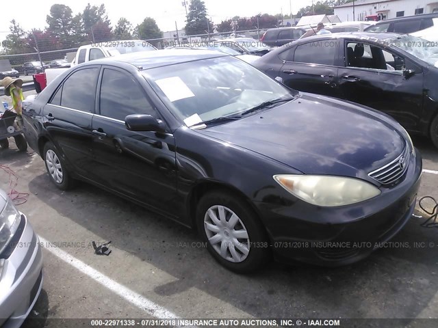 4T1BE32K05U063220 - 2005 TOYOTA CAMRY LE/XLE/SE Qara foto 1