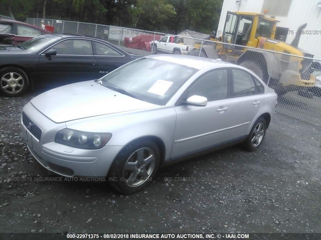 YV1MH682X52085499 - 2005 VOLVO S40 T5 SILVER photo 2