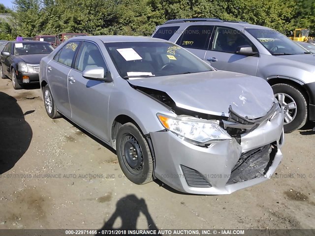 4T1BF1FK9CU151854 - 2012 TOYOTA CAMRY SE/LE/XLE ვერცხლისფერი ფოტო 1