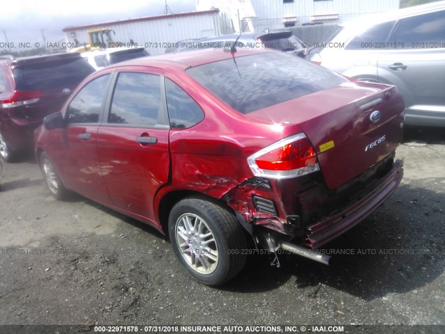 1FAHP3FN4BW160021 - 2011 FORD FOCUS SE RED photo 3