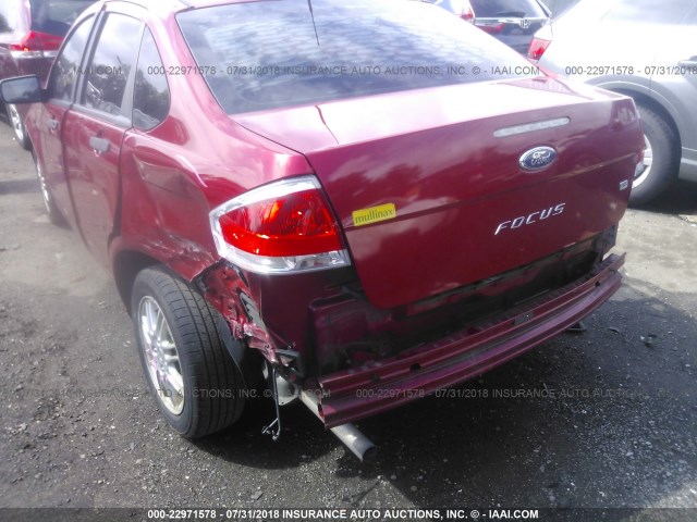 1FAHP3FN4BW160021 - 2011 FORD FOCUS SE RED photo 6