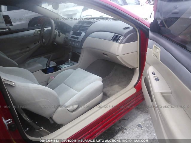4T1FA38P24U030640 - 2004 TOYOTA CAMRY SOLARA SE/SLE RED photo 5