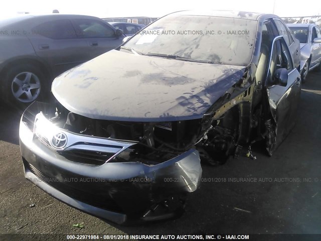 4T4BF1FKXER385574 - 2014 TOYOTA CAMRY L/SE/LE/XLE 灰色 照片 2