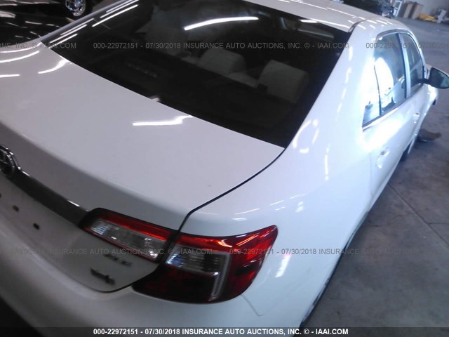 4T1BD1FK3EU122553 - 2014 TOYOTA CAMRY HYBRID/LE/XLE 白色 照片 4