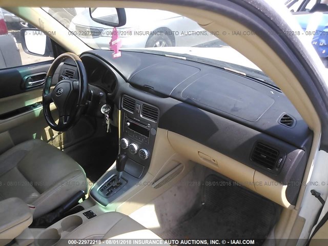 JF1SG67626H725682 - 2006 SUBARU FORESTER 2.5X LL BEAN WHITE photo 5
